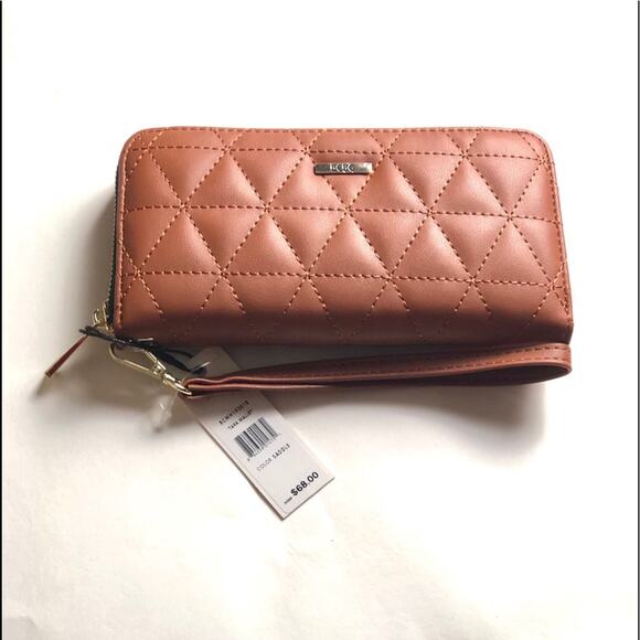 Cute BCBGeneration Tara Quilted Boxed Wristlet - Picture 5 of 10